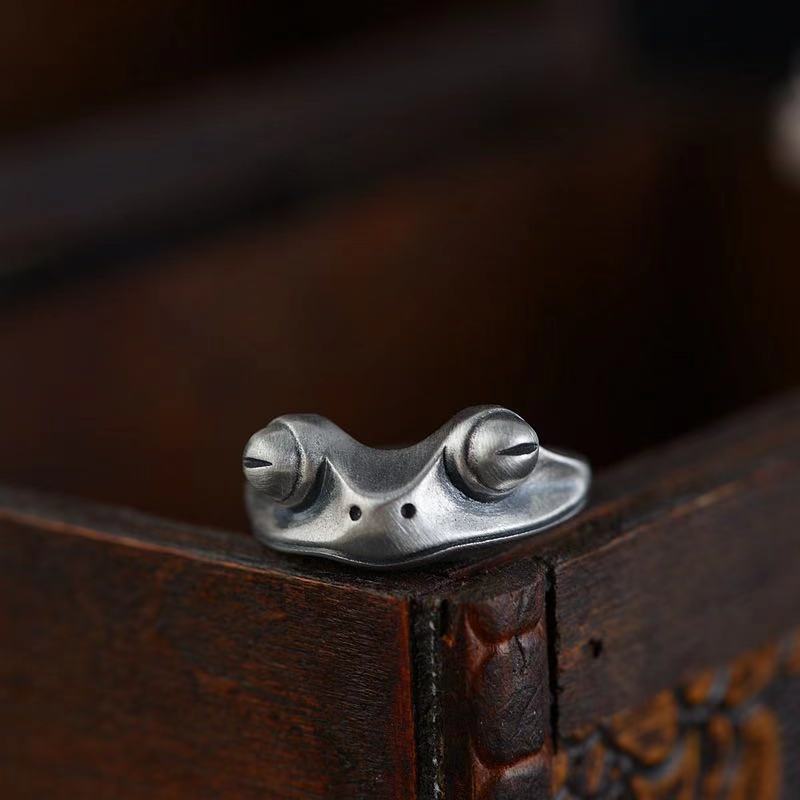 Retro Distressed Frog Ring For - đánh giá và giá Men Accessories Drawing